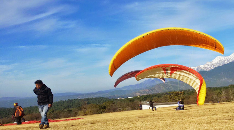 paragliding in bir himachal