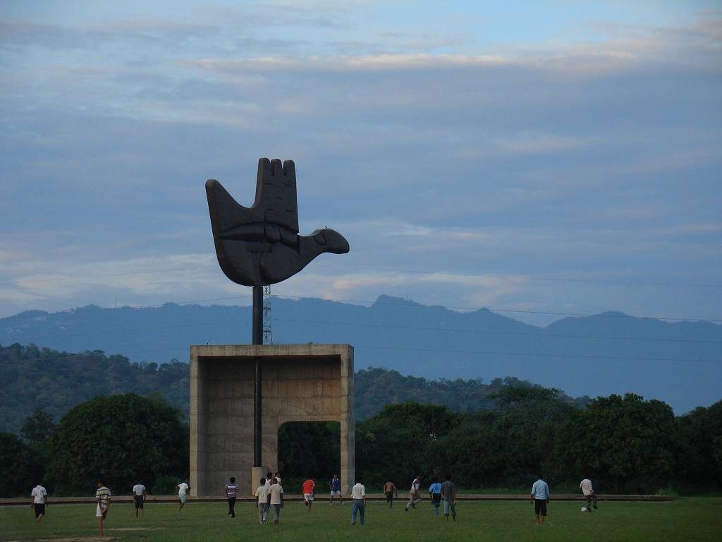Top 5 places to visit in Chandigarh